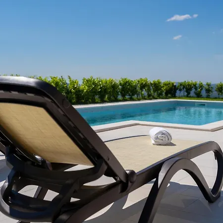 Monti By Briskva 别墅