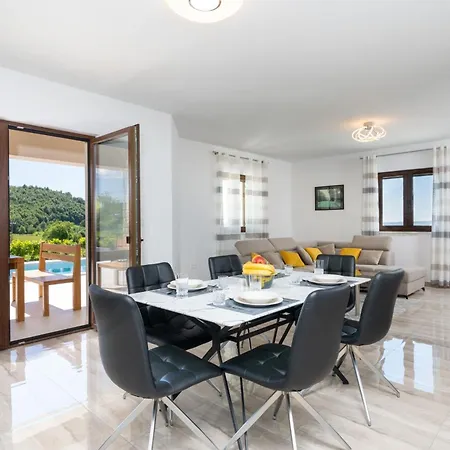 别墅 Monti By Briskva *