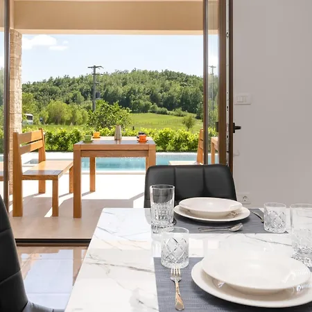 Monti Villa Cerovlje