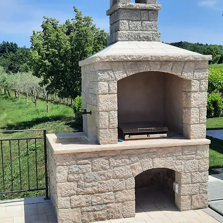 Monti Villa Cerovlje