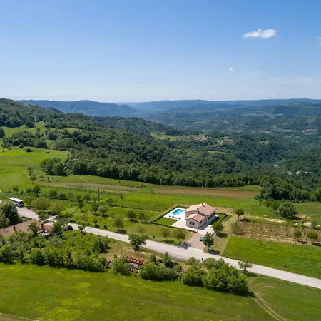 Monti Villa