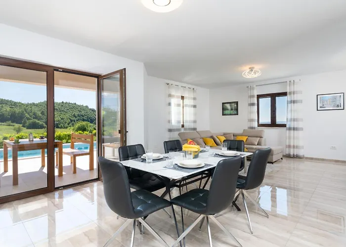 Villa Monti By Briskva *