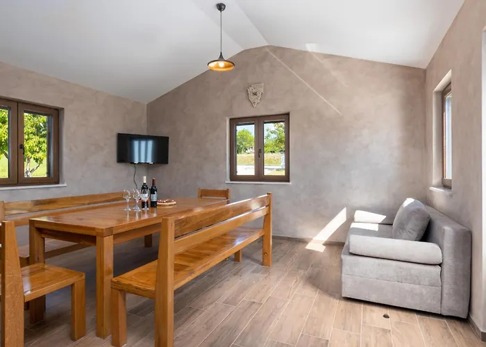 Monti By Briskva Villa *